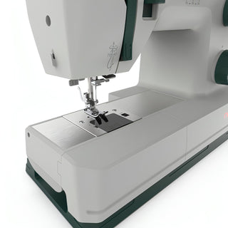 Necchi Master Quilter Q421A - Heavy weight sewing motor with 1000 stitches per minute, extension table, stainless steel bedplate