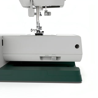 Necchi Master Quilter Q421A - Heavy weight sewing motor with 1000 stitches per minute, extension table, stainless steel bedplate